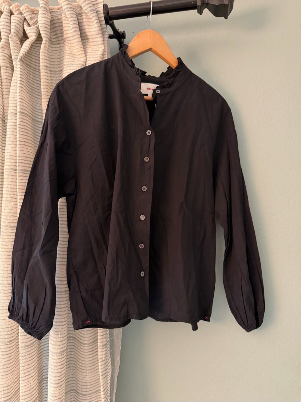 XiRena Kendall Shirt in Black size small - Picture 4 of 7